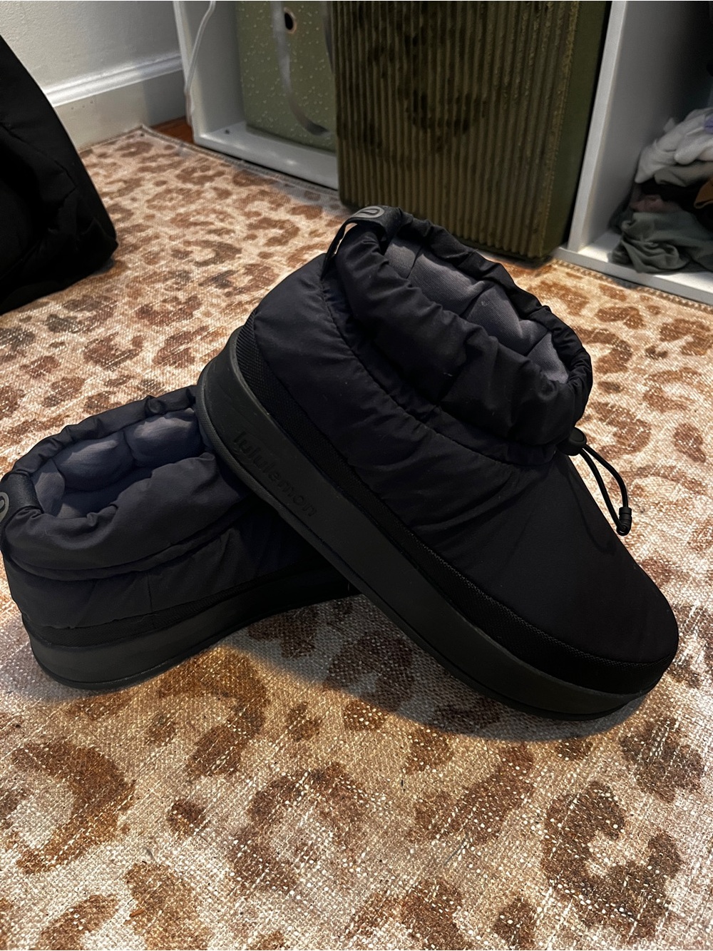Women’s Lululemon Wunderpuff boot Slip-On Shoes - Quilted Winter Indoor/Outdoor